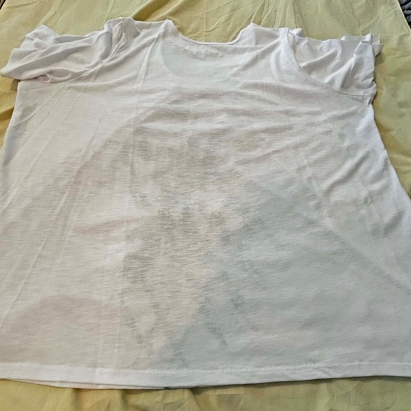 T-SHIRT, RUCHED NECK, WHITE WITH PRINT, SIZE 4X, GLASS SPARKLE ACCENTS, VEE NECK - Picture 9 of 9